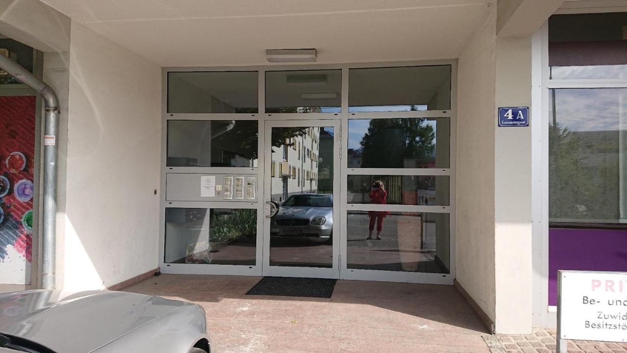 Wohnen Im Kolonialstil Inklusive Tiefgarage, Kontaktloser Check-In 클라겐푸르트 외부 사진