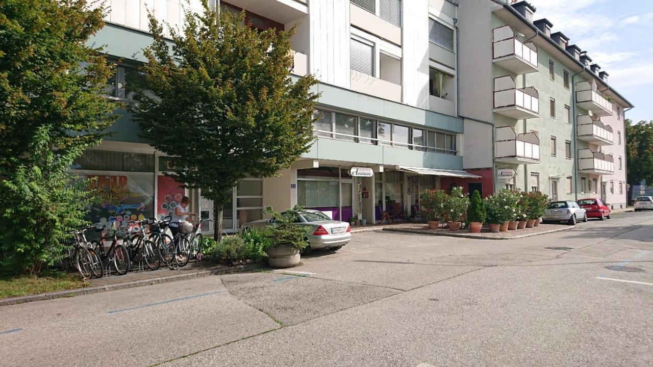 Wohnen Im Kolonialstil Inklusive Tiefgarage, Kontaktloser Check-In 클라겐푸르트 외부 사진
